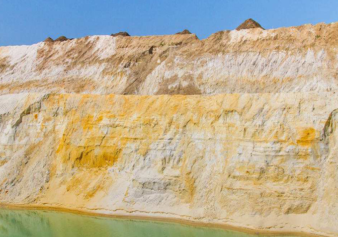 高岭土立式磨机